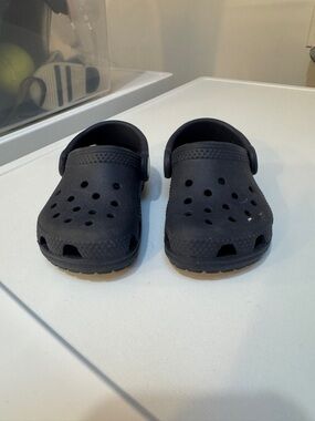 Crocs Toddler size 5. Navy